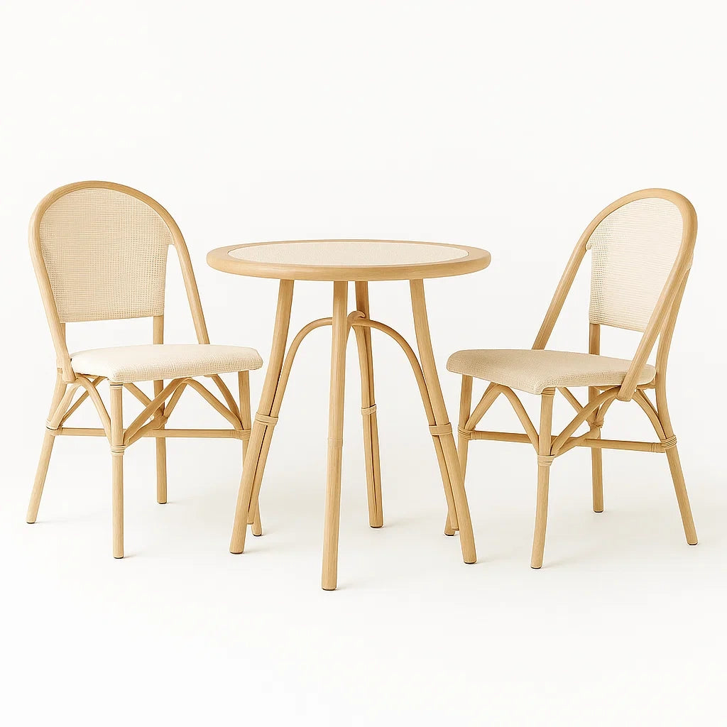 Bistro-Set aus Hartholz mit zwei Stühlen und rundem Tisch, Beige